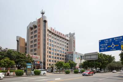维也纳国际酒店(佛山石湾宾馆创意产业园店)外观