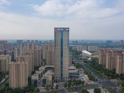 清能宜尚PLUS酒店(苏州吴江东太湖万宝商业广场店)外观