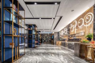 栖隐舍大酒店(桂林两江四湖火车站店)大堂