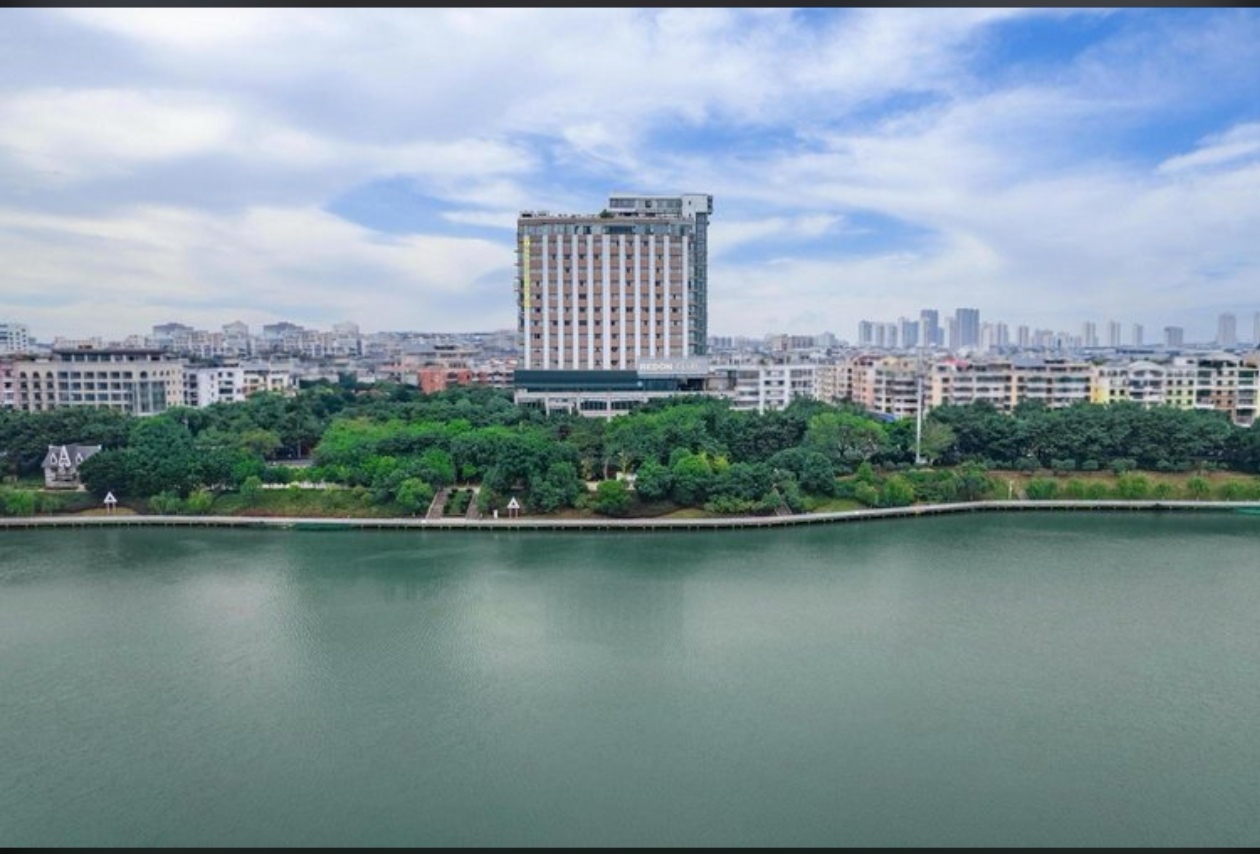 赣州香江湾国际酒店（章贡区江南宋城历史文化旅游区店）外观