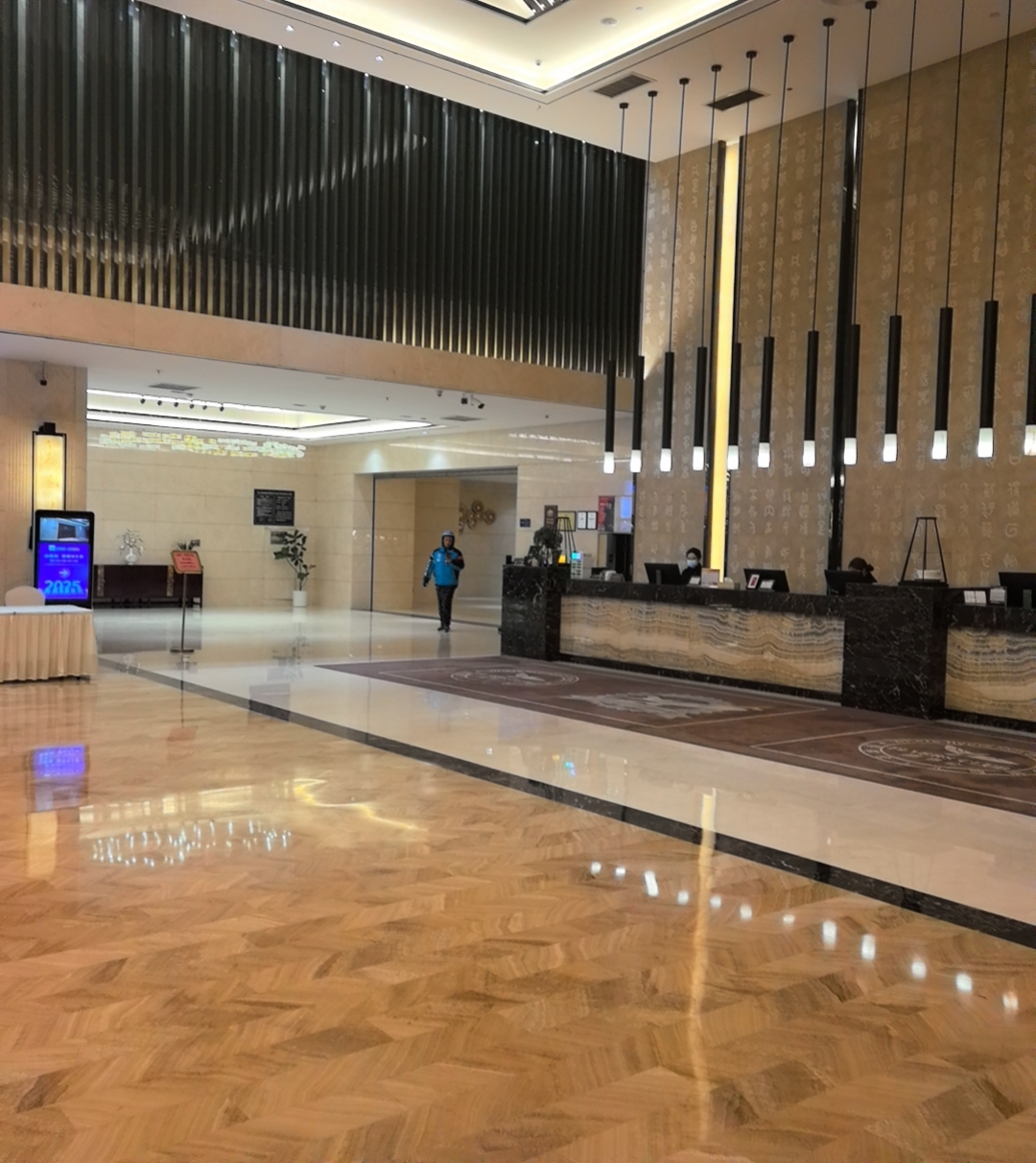 易元国际酒店周边环境