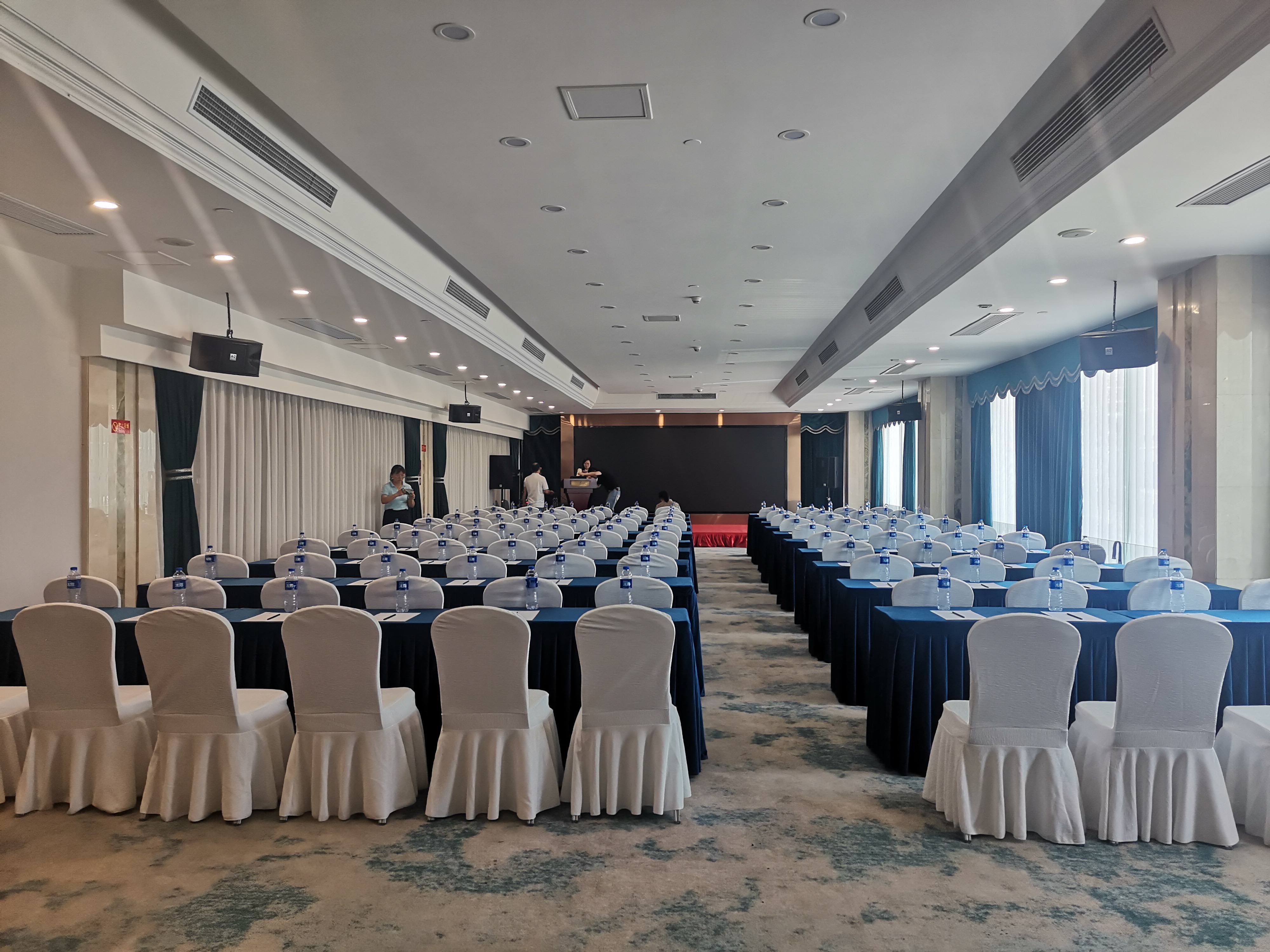 武汉鑫阿丹园光谷国际酒店会议厅