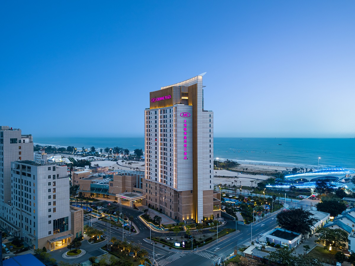 北海银滩皇冠假日酒店外观