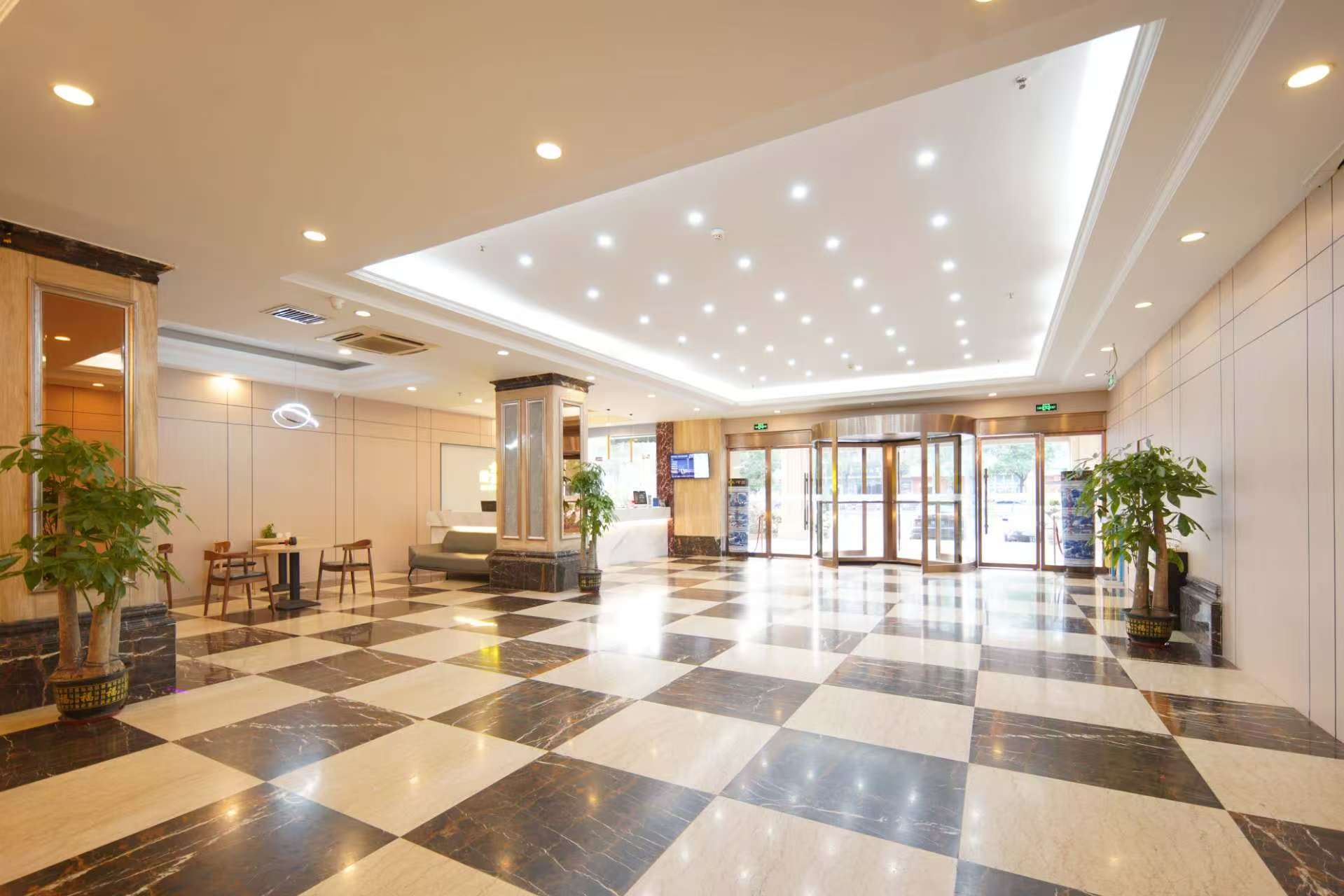 东城宾馆（南昌万象汇艾溪湖西地铁站店）大堂