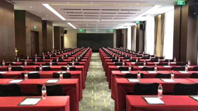 赣州章江新区希尔顿欢朋酒店会议厅