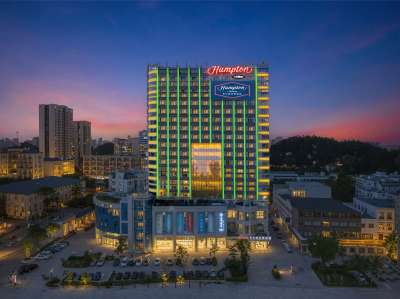 深圳光明希尔顿欢朋酒店外观