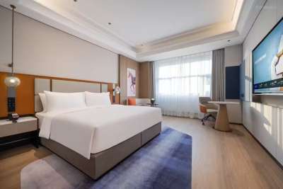 上海虹桥机场诺富特酒店豪华大床房客房图