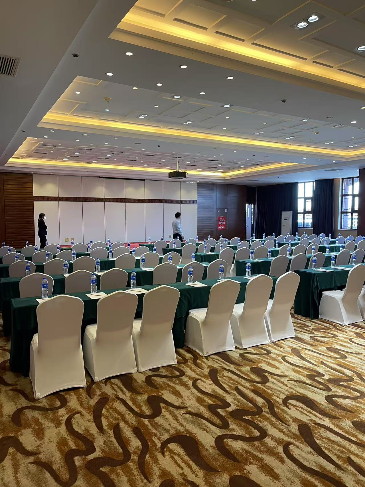 鲤鱼门大酒店二楼多功能二厅会场图