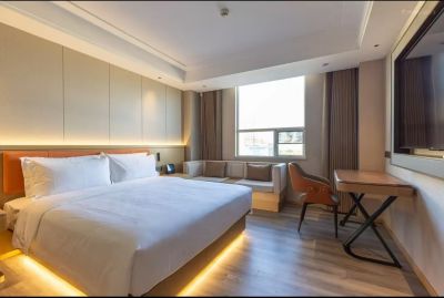鄂州滨江华美达广场酒店雅致大床房客房图