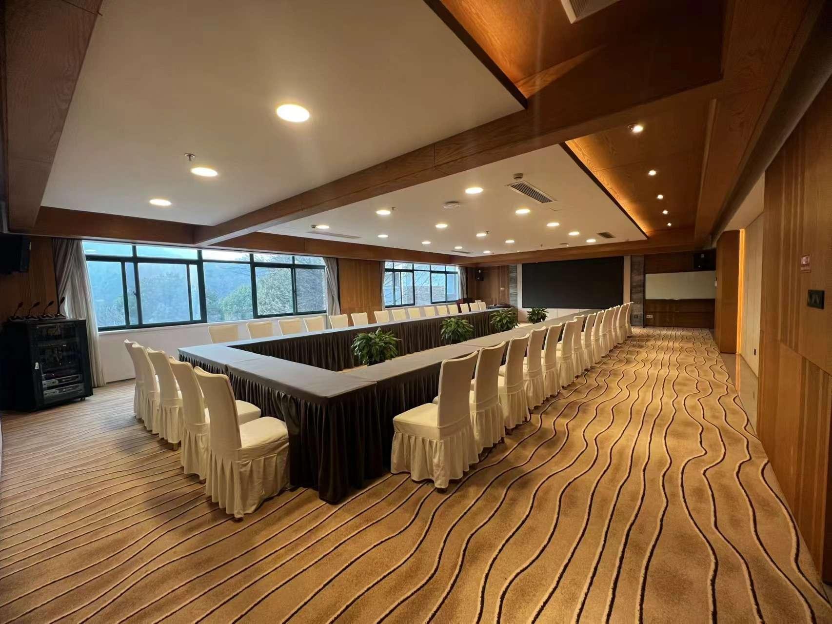 南京青龙山庄酒店普天同庆会场图