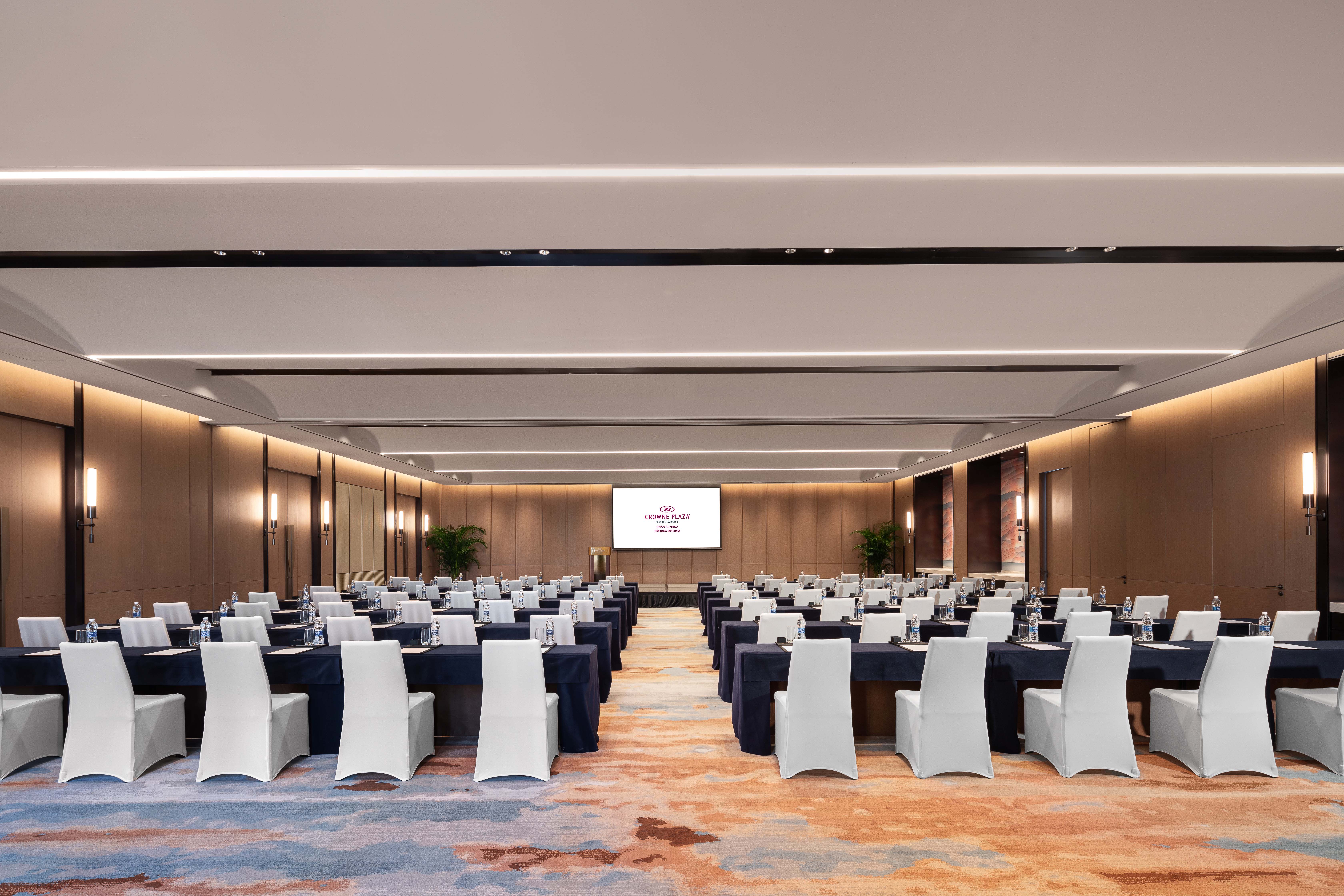济南润华皇冠假日酒店海右多功能厅会场图