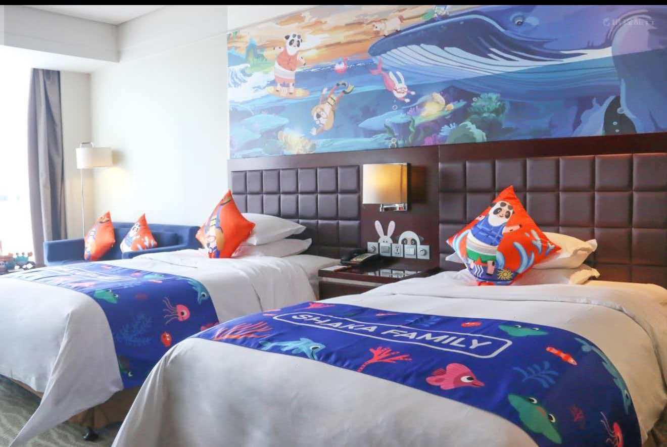 上海浦东绿地铂骊酒店家庭双床房客房图