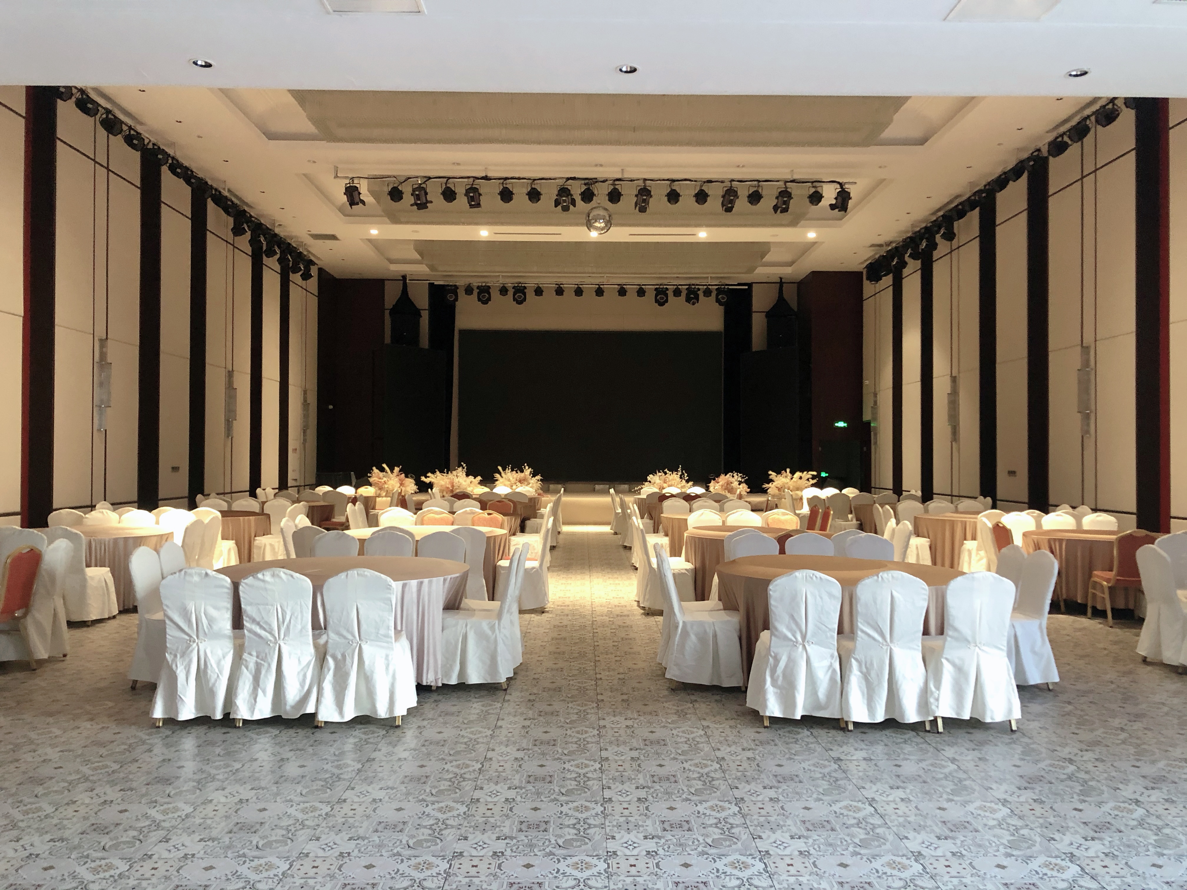 唐山金鼎大酒店渤海厅会场图