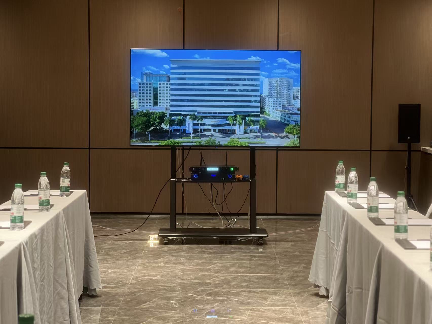 三亚湾伯爵佰悦酒店306会议室会场图